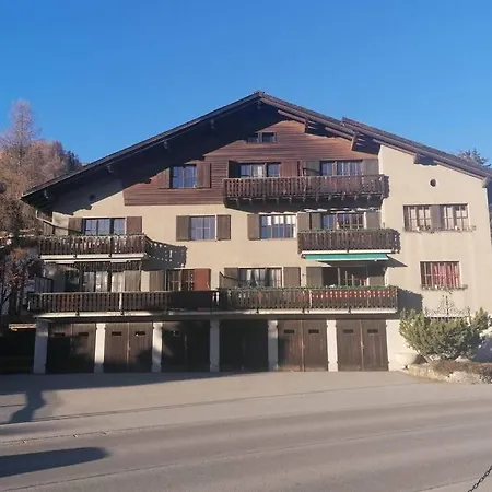 Haus Albertihof: 3-zimmer-wohnung An Top-lage In Davos-platz Apartment Davos
