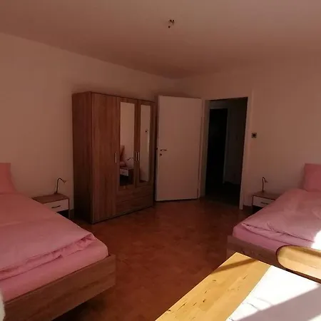 Haus Albertihof: 3-zimmer-wohnung An Top-lage In Davos-platz Apartment