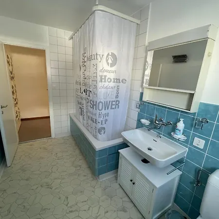 Haus Albertihof: 3-zimmer-wohnung An Top-lage In Davos-platz *