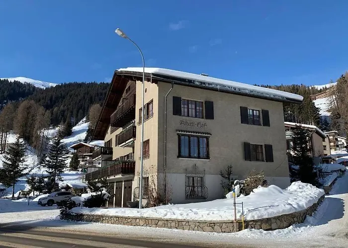 Haus Albertihof: 3-zimmer-wohnung An Top-lage In Davos-platz Lägenhet *