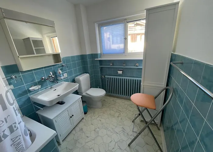 Haus Albertihof: 3-zimmer-wohnung An Top-lage In Davos-platz Apartamento *